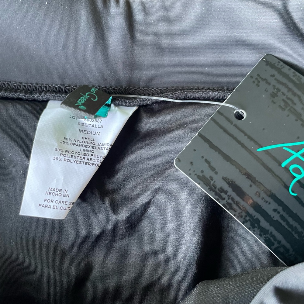 Brand new with tags black Aqua Green swim skirt size medium - Picture 2 of 5